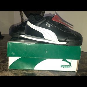 Brand NWT boys 9c puma sneakers